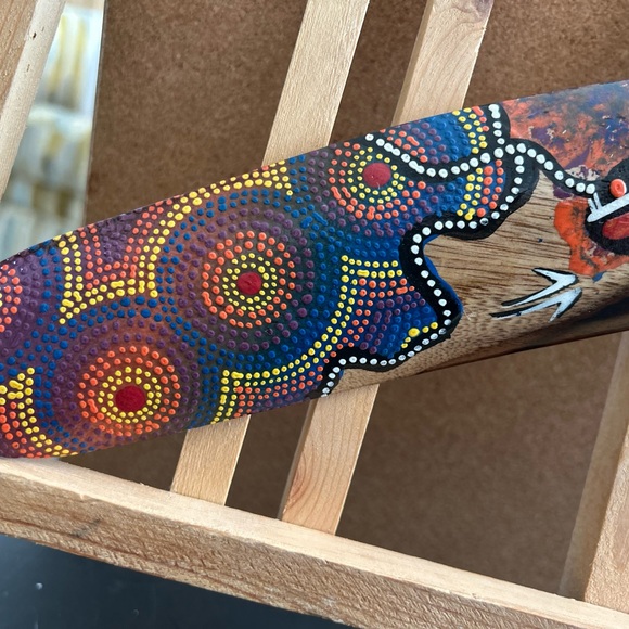 Authentic Hand Painted Australian Boomerang - Picture 4 of 4